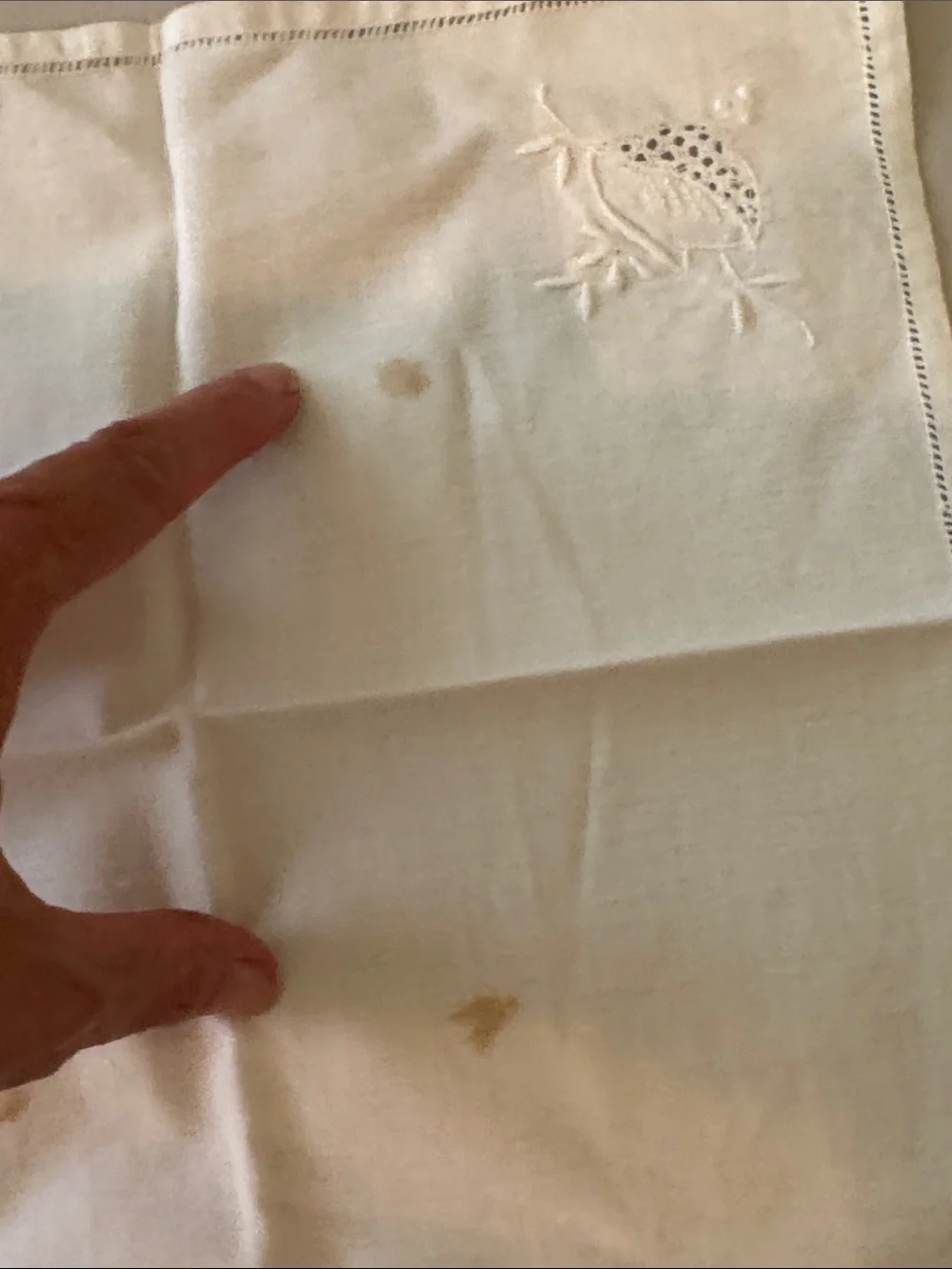 Embroidered  vintage White Linen Cocktail Napkins - Set of 4